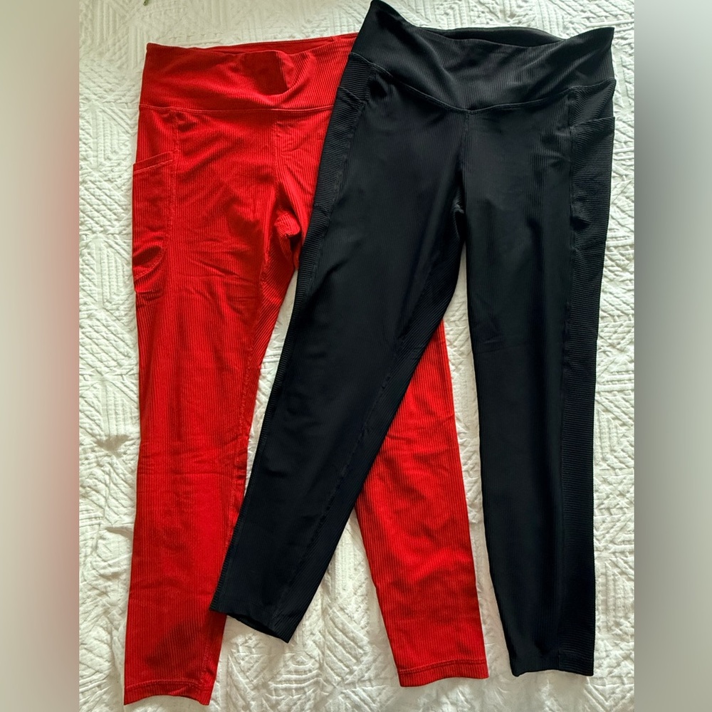 Lot of 2 Old Navy Women’s Solid Black & Red Ribbed Active Leggings